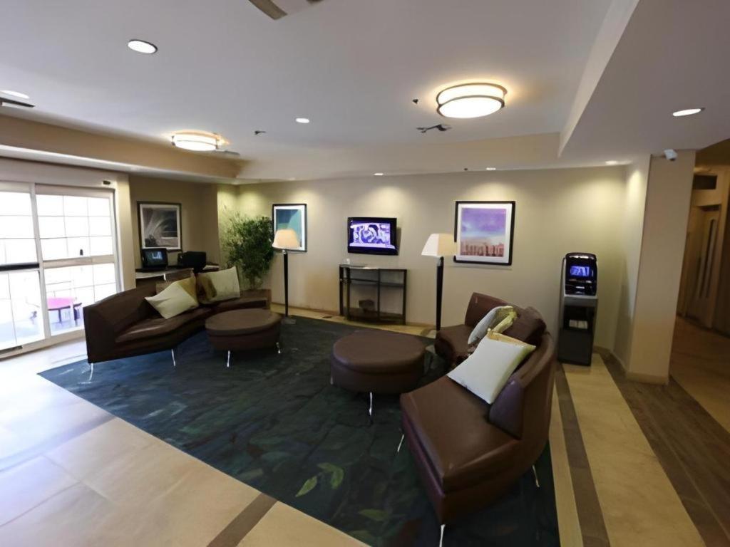Candlewood Suites Saint Joseph By Ihg Ngoại thất bức ảnh