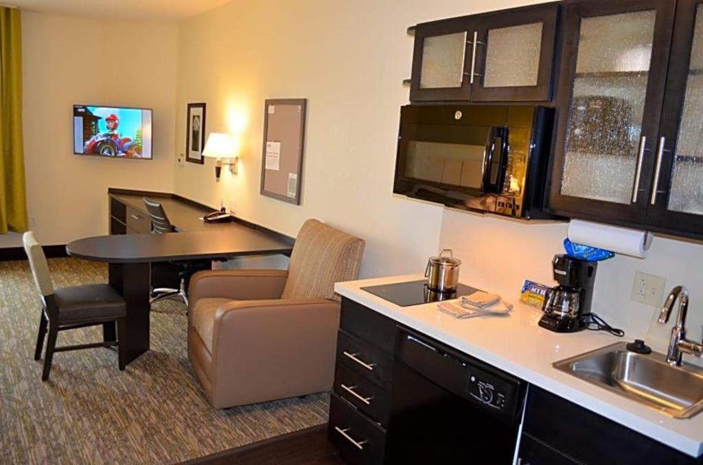 Candlewood Suites Saint Joseph By Ihg Ngoại thất bức ảnh